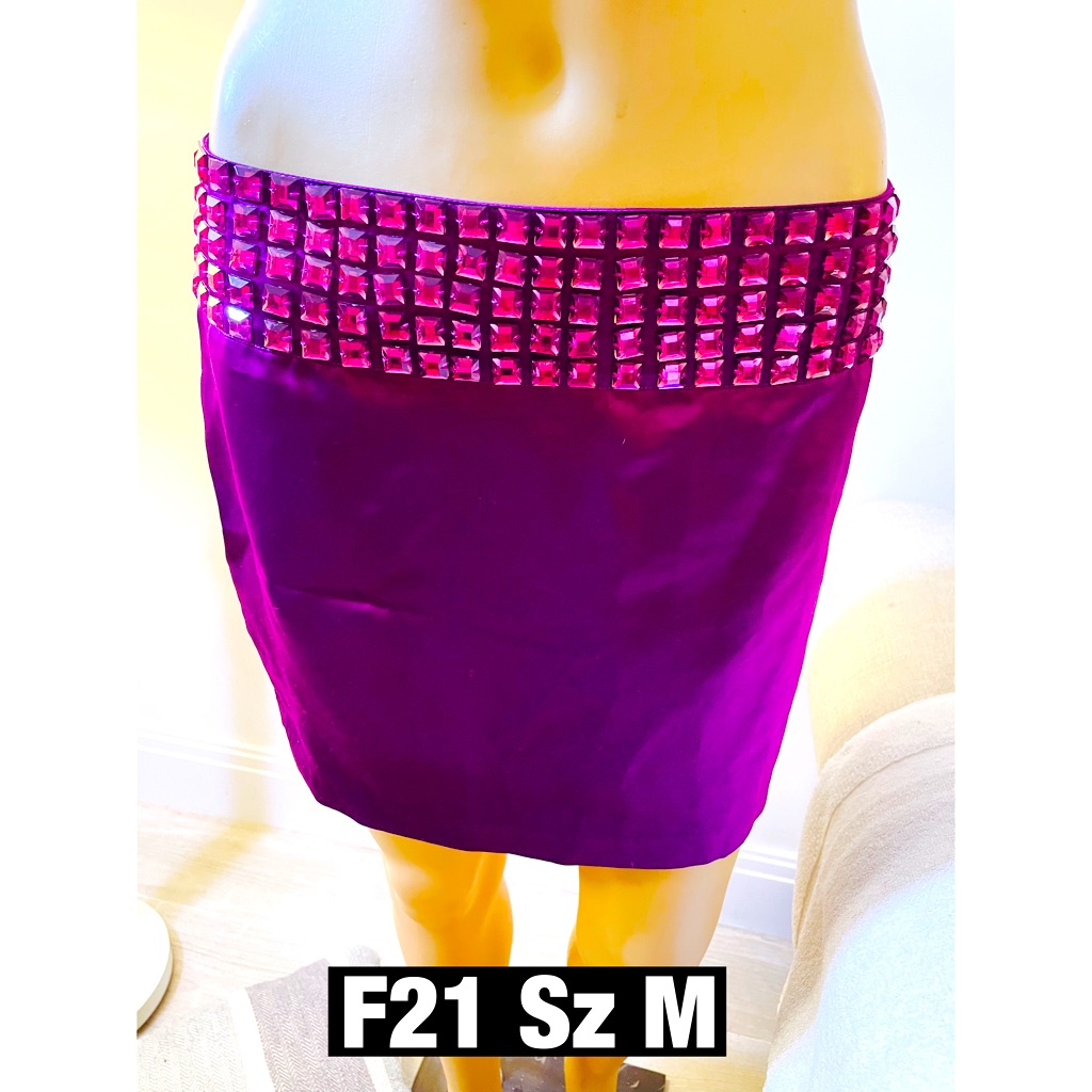 F21, Satin Beaded Waist Mini Skirt Sz M Like New
